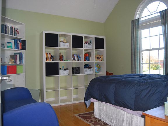 Office/Bedroom | 12' x 11.3'