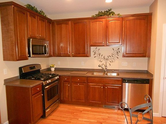 4th image of 99 Buttercup Ln
