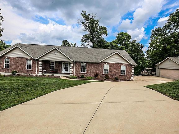 2nd image of 3874 Olde Mill Dr