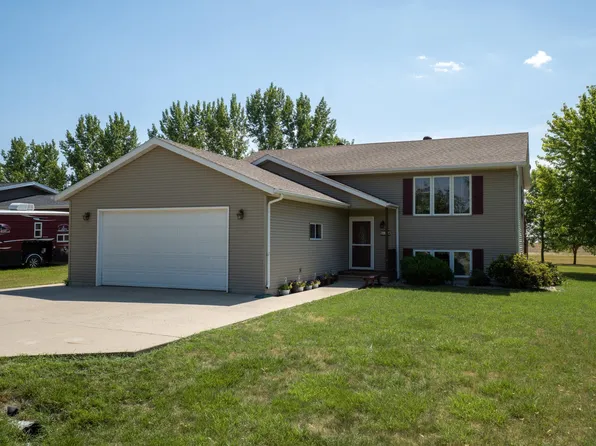 621 Southview Dr, Hendrum, MN 56550