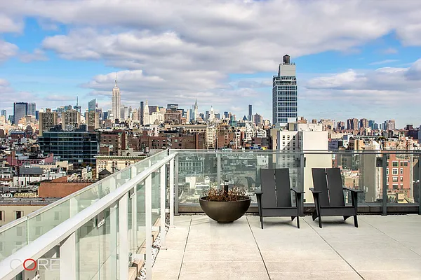 Rented by CORE | media 12