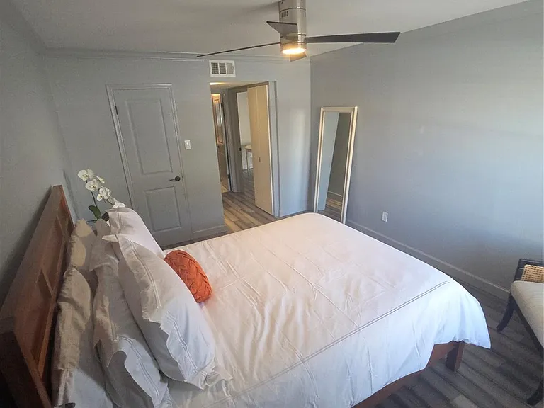 2250 Bering Dr — Photo 7