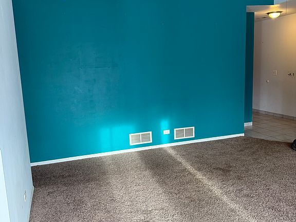 2nd image of 375 Woodridge Cir #375A
