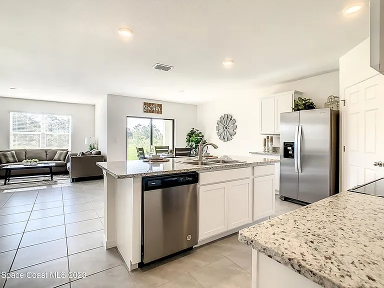 2243 Capital Dr SE — Photo 21