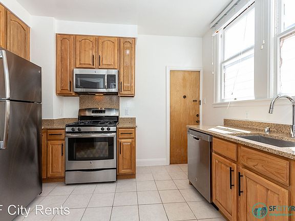 3rd image of 59 Collingwood St APT 4