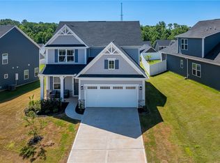 200 Hollythorpe Ln, Fountain Inn, SC 29644
