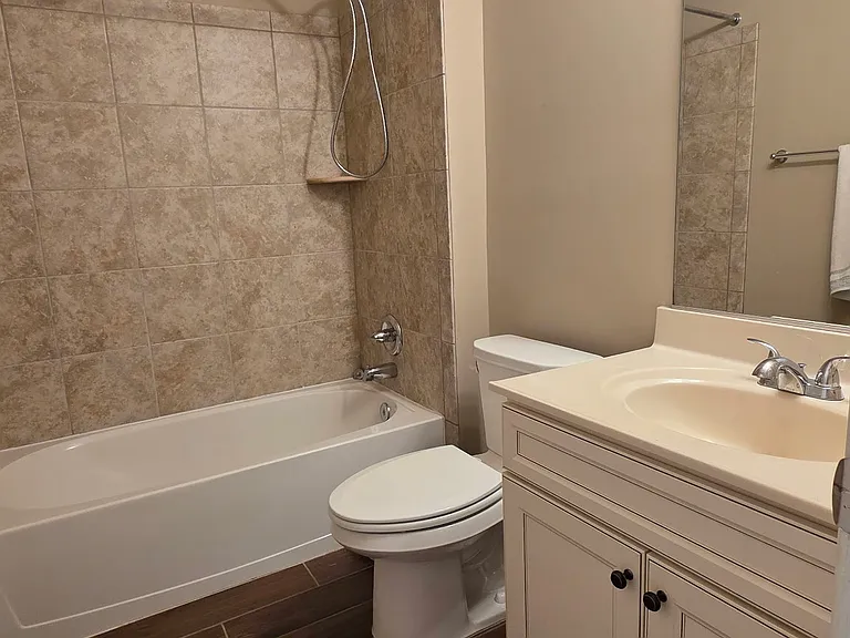 1120 Bayberry Ln #1 — Photo 11