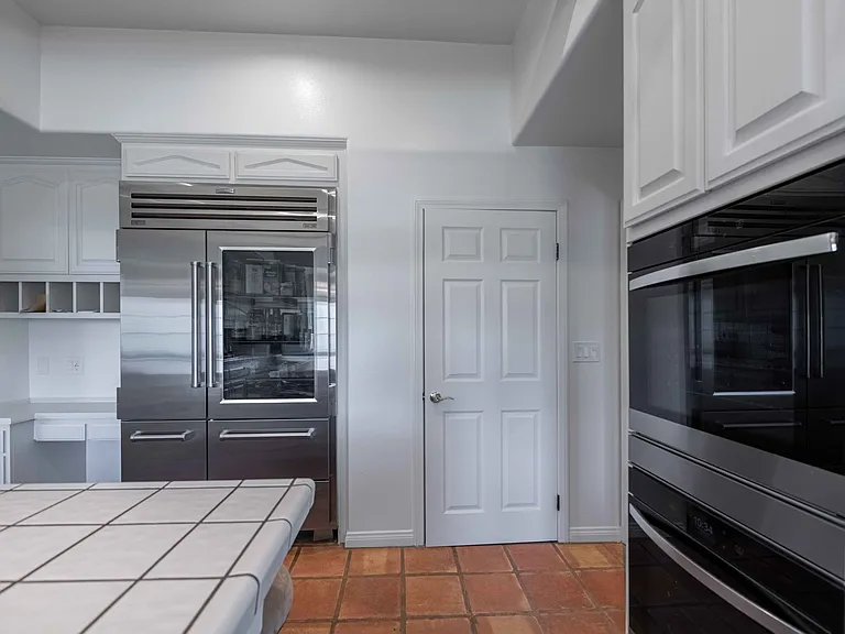 11300 Highridge Ct — Photo 8