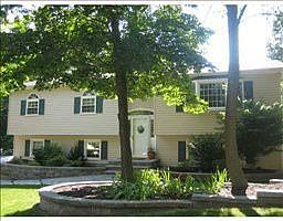1st image of 61 Lakeland Ave