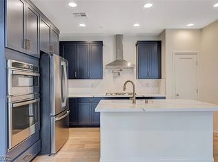 31 Castleton Tower Ct, Henderson, NV 89011