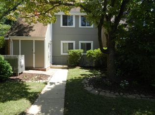 11120 Forest Edge Dr, Reston, VA 20190