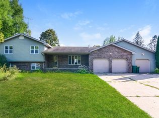 205 S Ln, Green Isle, MN 55338