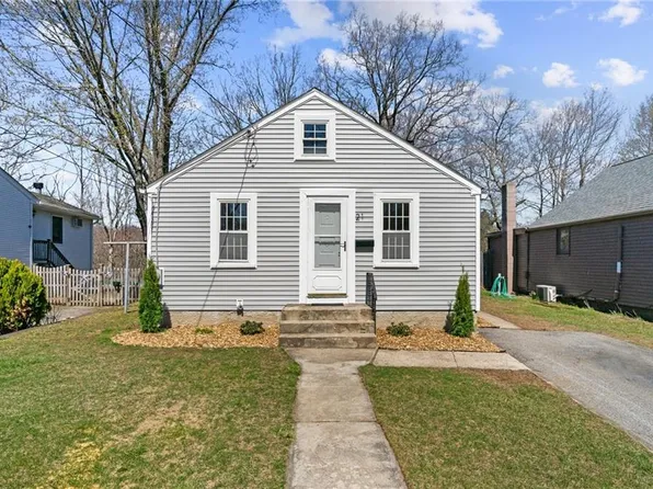 21 Riverside Ave, Johnston, RI 02919