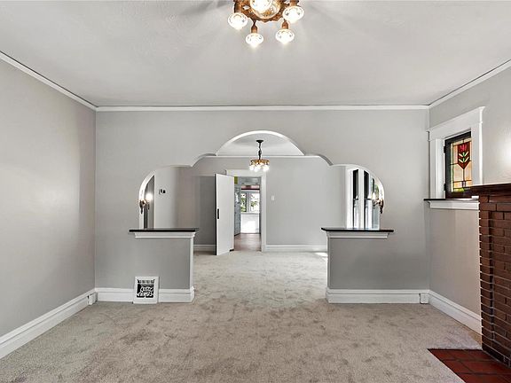 5th image of 2410 Ashland Ave