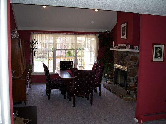 Elegant Dining Rm w/ Fireplace