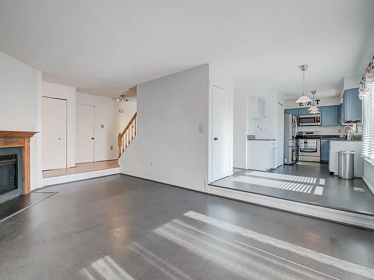 13907 Concord Ave — Photo 43