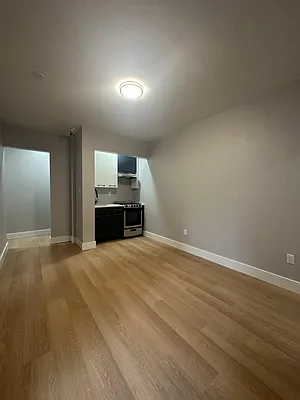 Rented by Peter R. Hungerford, LREB | media 3