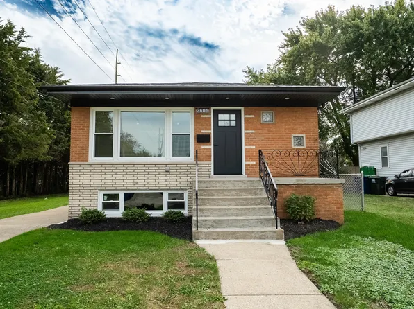 2601 W 98th Pl, Evergreen Park, IL 60805