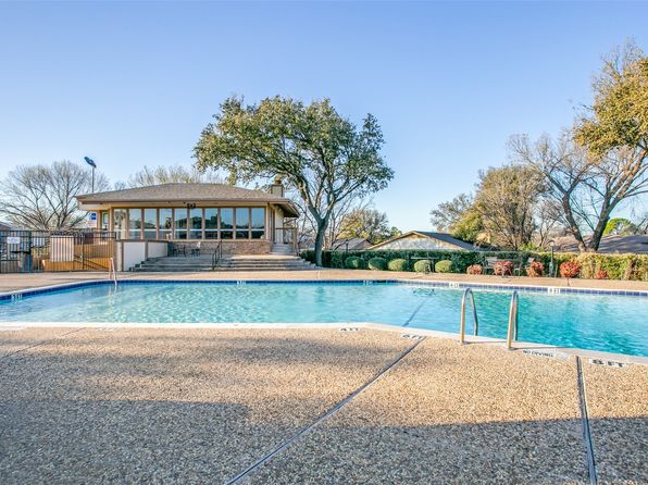 1 Morrow Dr, Bedford, TX 76021