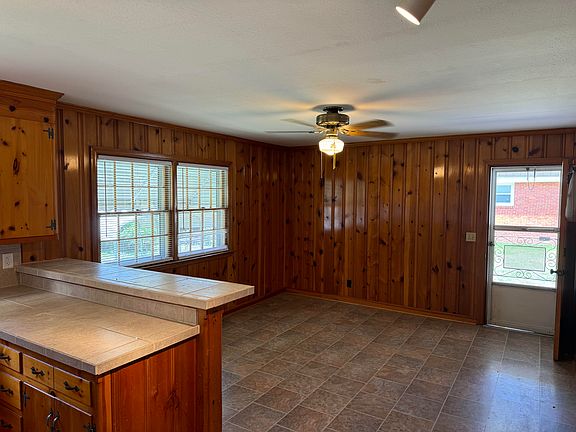 3rd image of 2746 W Ridgecrest Cir