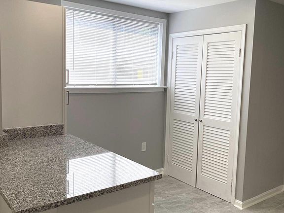 3rd image of 4565 Logsdon Dr #17