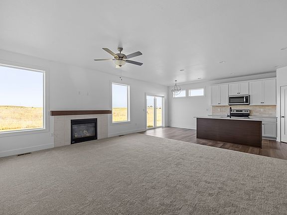 3rd image of 300 Creekside Dr SW