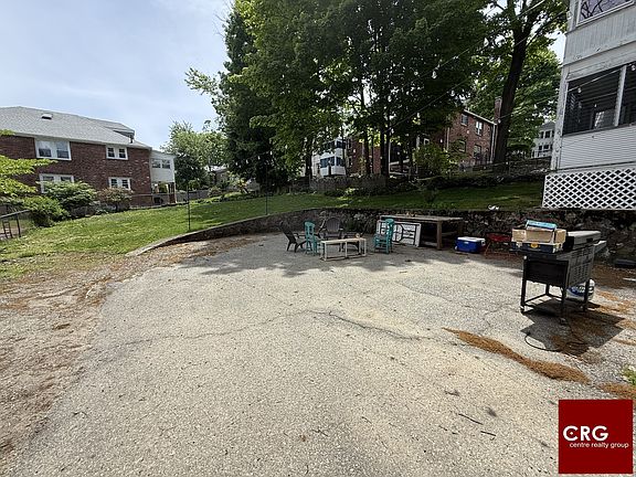 4th image of 282 Foster St #3A