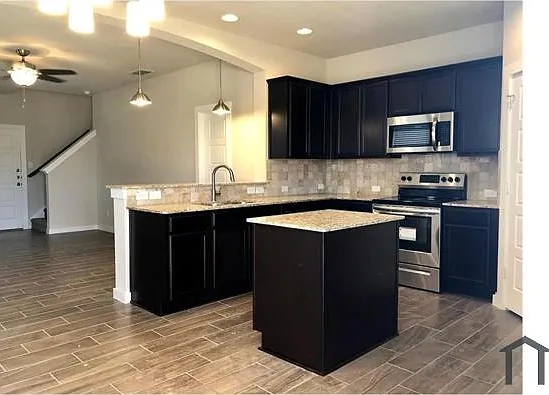 1007 W Sierra Vista Ct — Photo 1