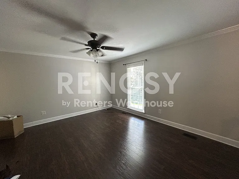 2501 Crestwood Cir — Photo 11