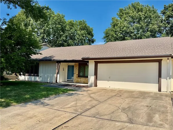 8204 E 189th St, Belton, MO 64012