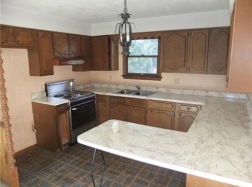 4th image of 404 Lejeune Dr