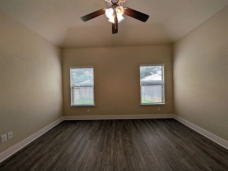 1227 Old FM 306 — Photo 13