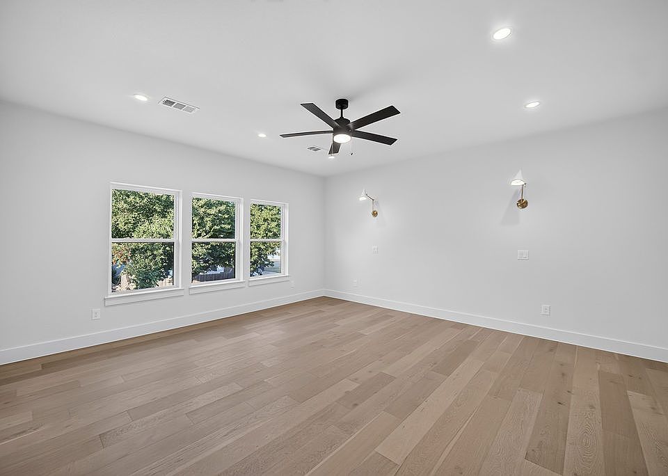 1st image of 413 Graham Ave