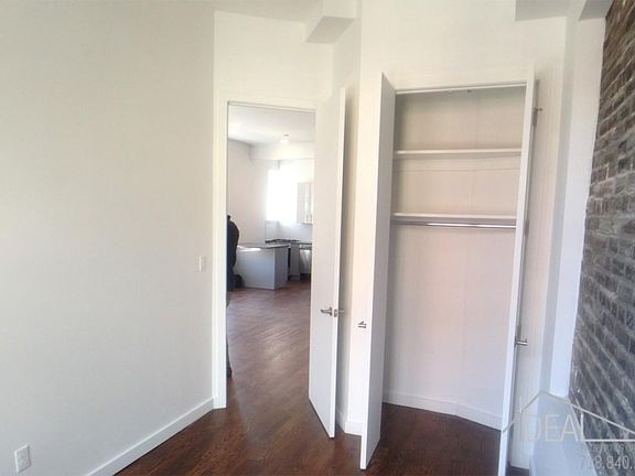 4th image of 389 Quincy St