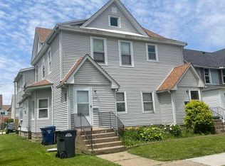 2120 Roosevelt St, Clinton, IA 52732