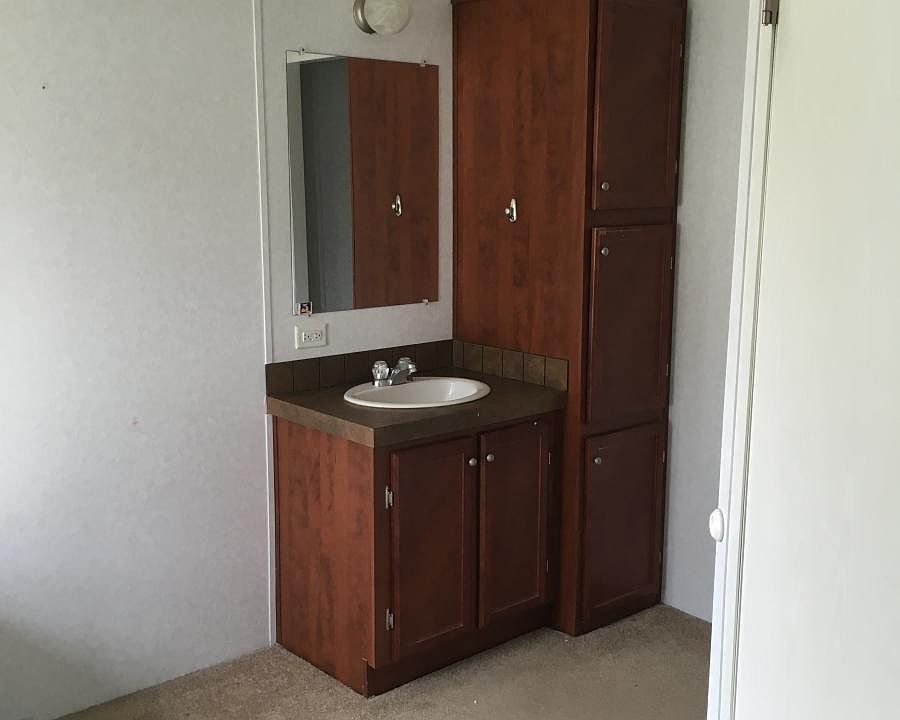 2nd image of 7100 Airline Dr