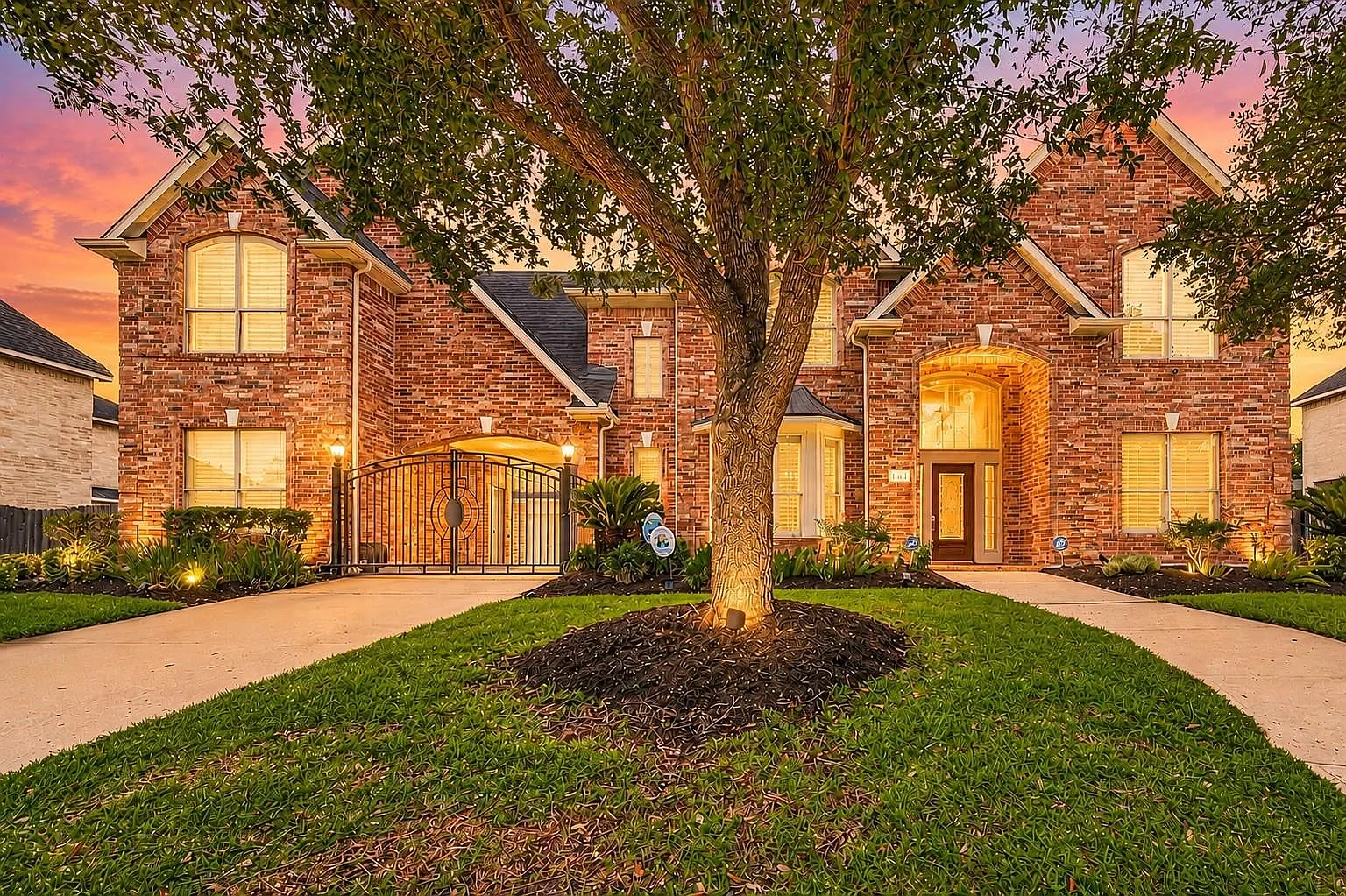 4 bed, 6.0 bath, 4739 sqft, $7,000 — Photo 2