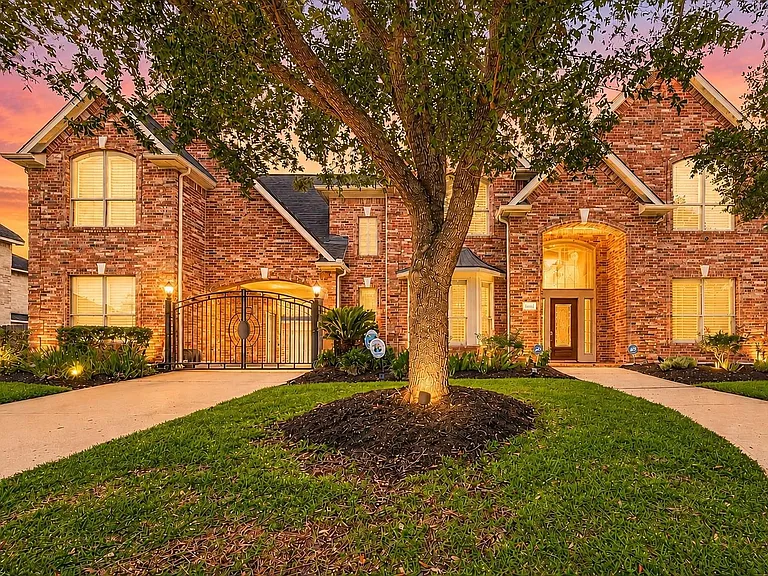 3510 Artesian Springs Ct — Photo 2