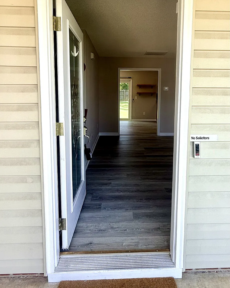 3 bed, 2.5 bath, 1824 sqft, $1,850 — Photo 2