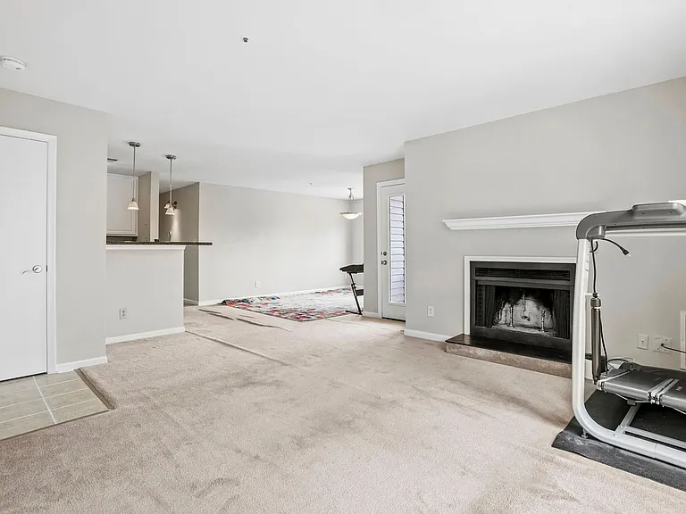 3178 Summit Square Dr #D2 — Photo 4