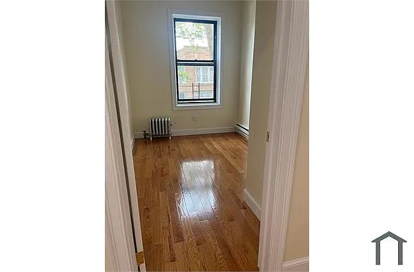 Building Photo - 231 E 95th St #2F