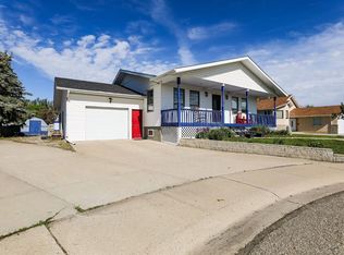 18 E Garden Pl, Magrath, AB T0K 1J0
