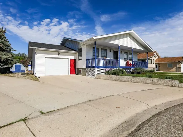 18 E Garden Pl, Magrath, AB T0K 1J0