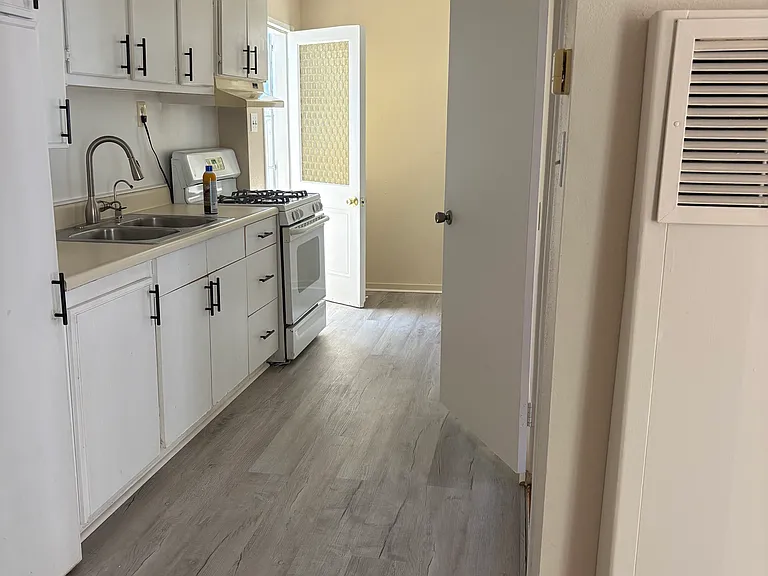 4619-23 Bancroft St #A — Photo 8