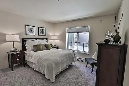 Charbonneau Apartments — Photo 11