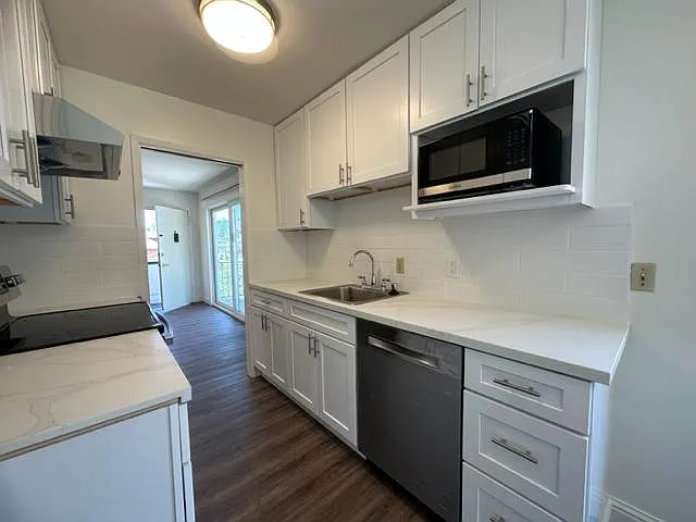 1634 Milvia St — Photo 5