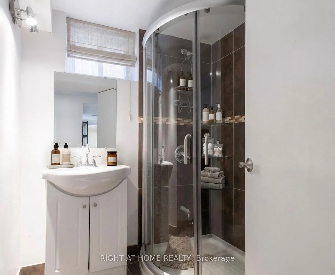 2 bed, $1,650 — Photo 4