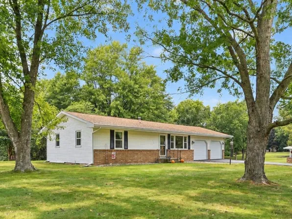 110 Issacher St, Camargo, IL 61919