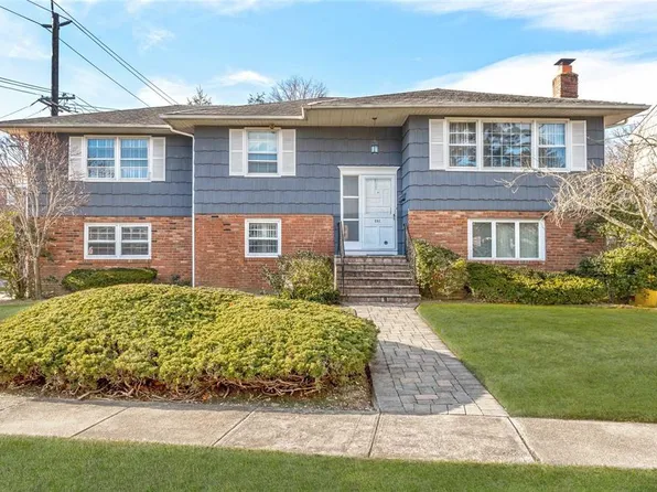 1 Fir Lane, Woodmere, NY 11598