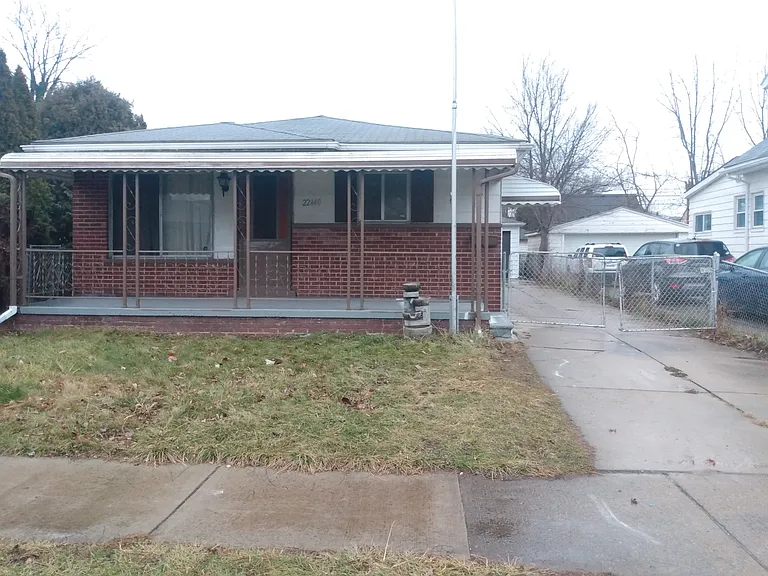 22440 Rein Ave — Photo 1